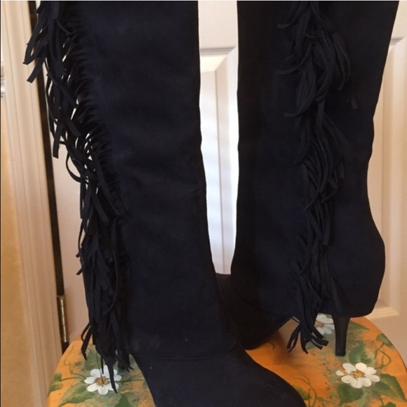 💕NWOB💕. CHIC FRINGE BOOTS - Picture 3 of 4